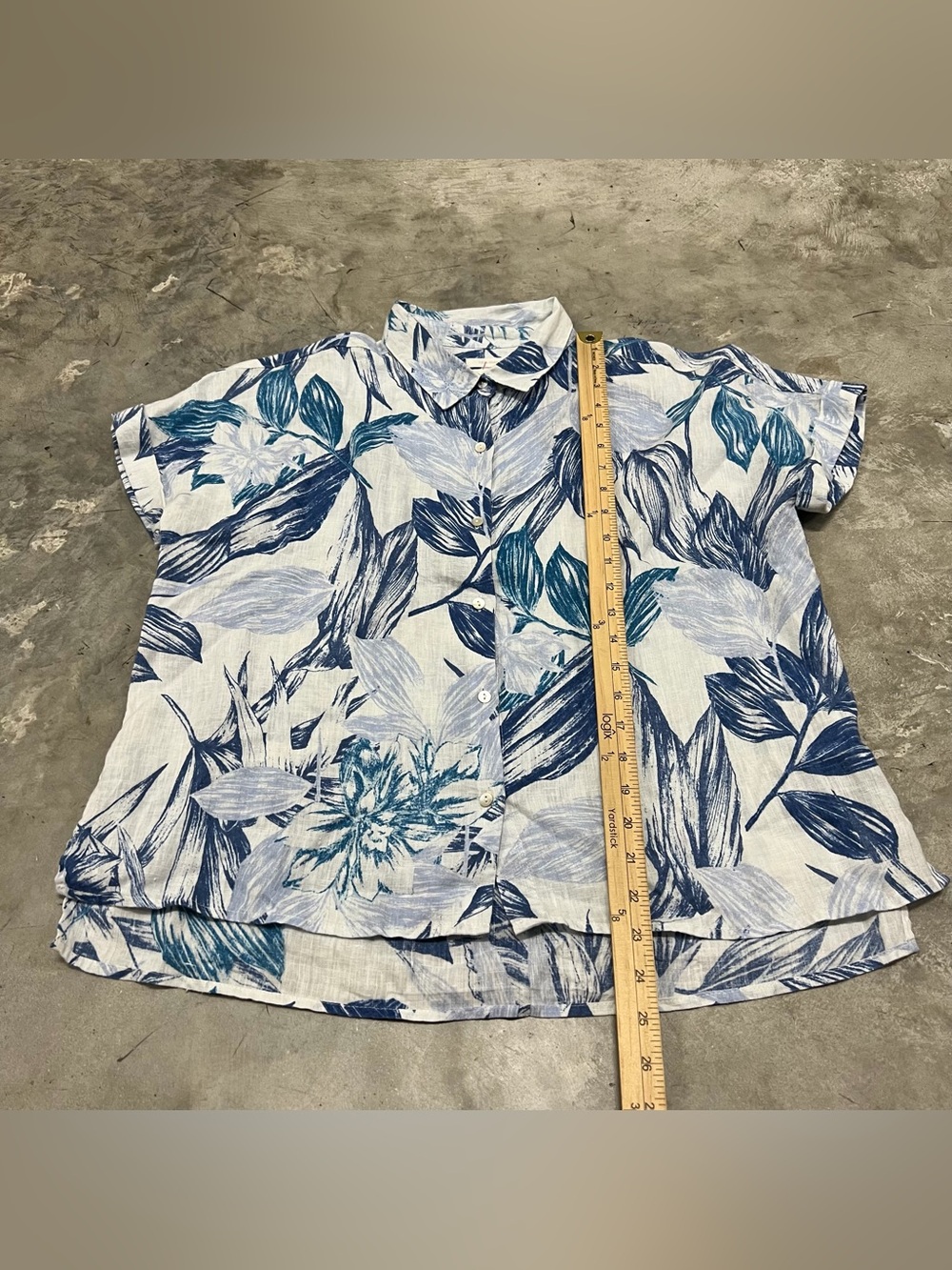 C&C California Linen Button Down Shirt Blue White Floral Surf Beach Print Size M - Picture 2 of 5